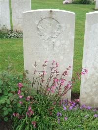 Etaples Military Cemetery - Kastukovich, Kyzma